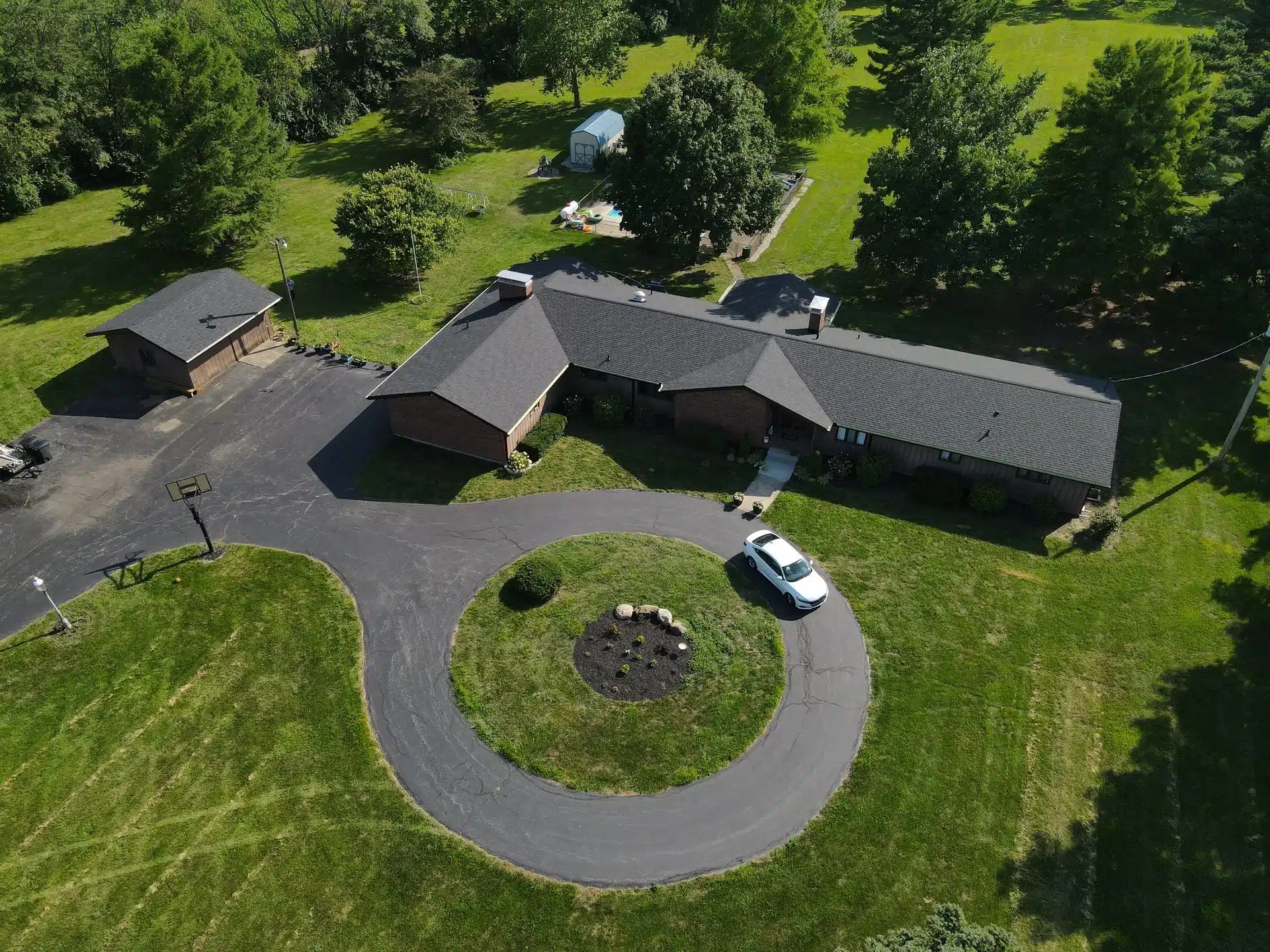 getting new roof with crisp dark shingles